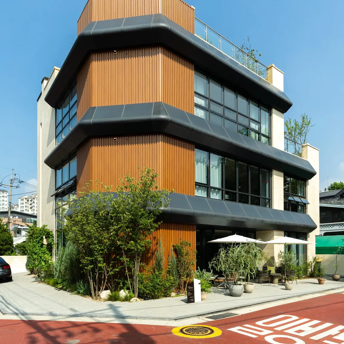 강남 프라이빗 클래스룸이 있는 바이탈바이브 건물 외관