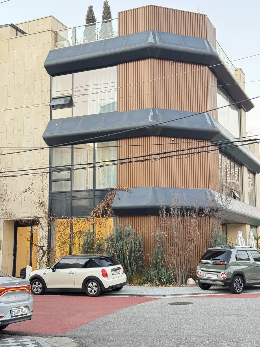 강남 프라이빗 클래스룸 층별 안내(1F 카페·2F 레스토랑·3F 스튜디오)