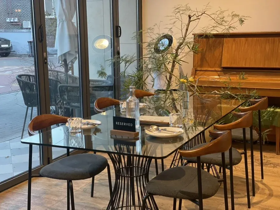 강남 룸있는 클래스공간 예약석 안내와 테라스 시야